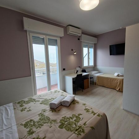 פורטו רקנאטי Hotel Mondial מראה חיצוני תמונה