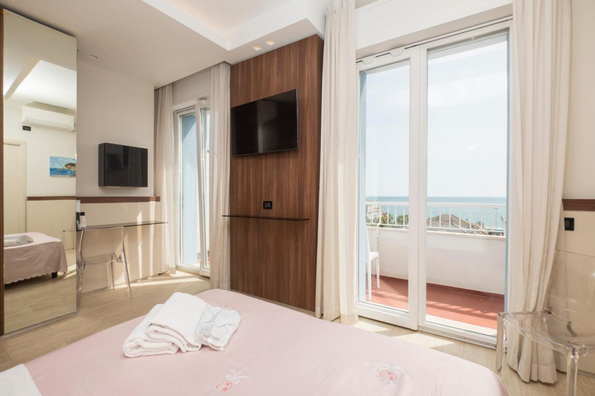 פורטו רקנאטי Hotel Mondial מראה חיצוני תמונה