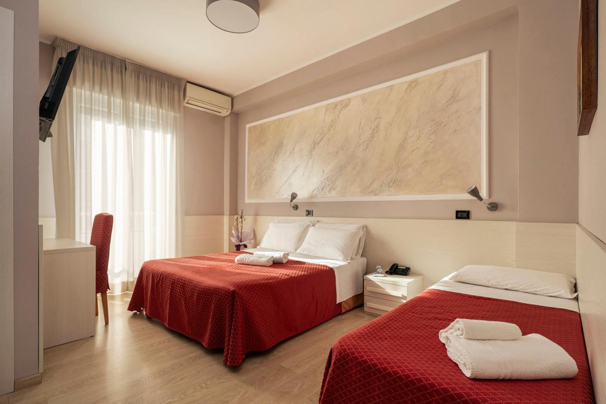 פורטו רקנאטי Hotel Mondial מראה חיצוני תמונה