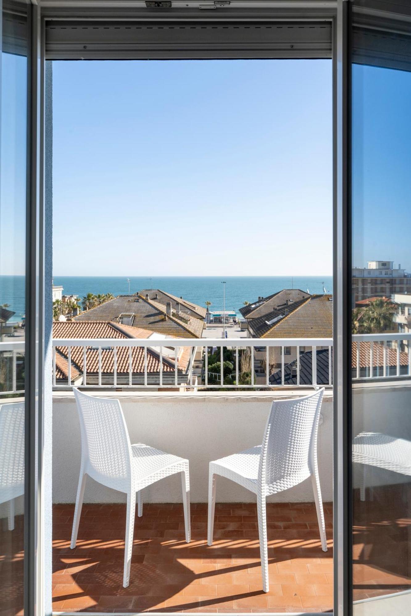 פורטו רקנאטי Hotel Mondial מראה חיצוני תמונה