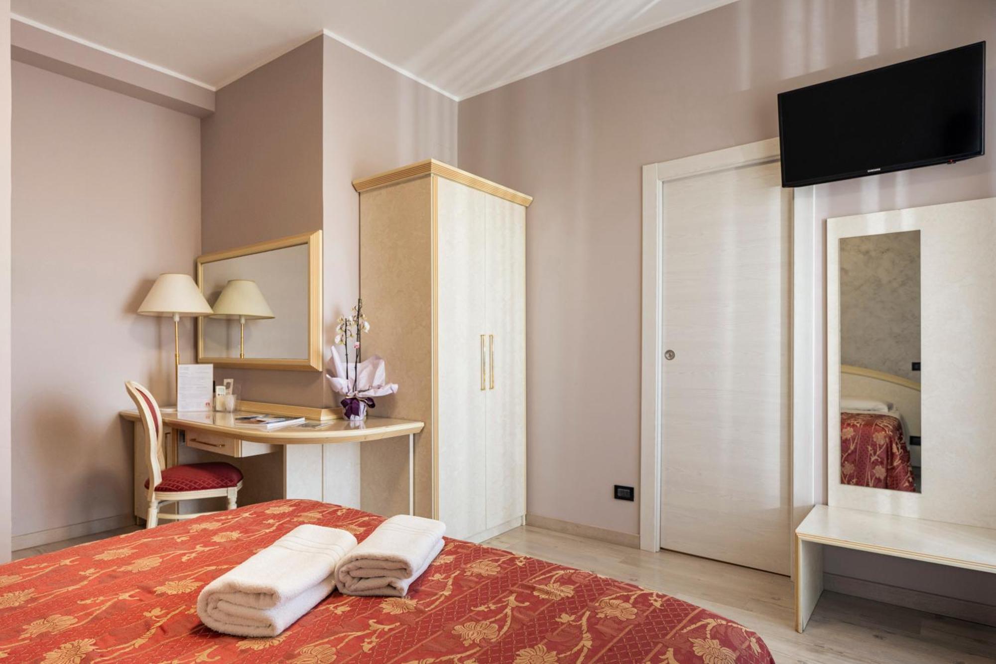 פורטו רקנאטי Hotel Mondial מראה חיצוני תמונה