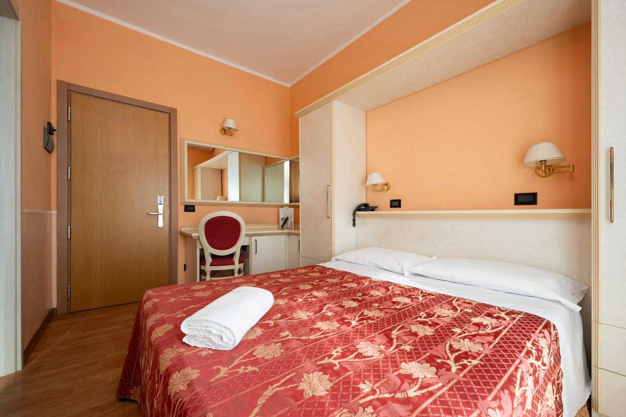 פורטו רקנאטי Hotel Mondial מראה חיצוני תמונה